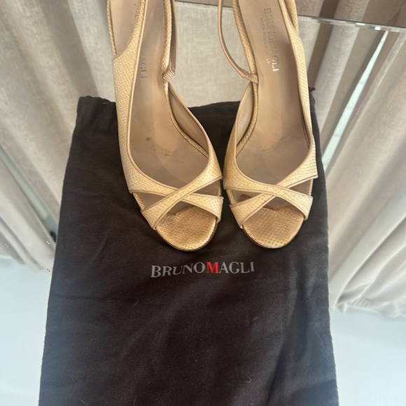 Bruno Magli gold metallic sparkle sling back - Picture 11 of 11